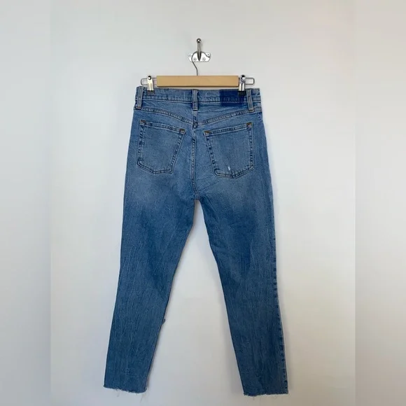 Abercrombie The Skinny High Rise 26/2 blue Destruction Holes on knees - Picture 5 of 8